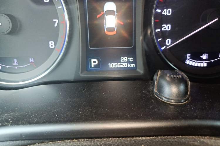 Used Hyundai Mistra 2014 1.8L Automatic Deluxe DLX Model Odometer Close Up