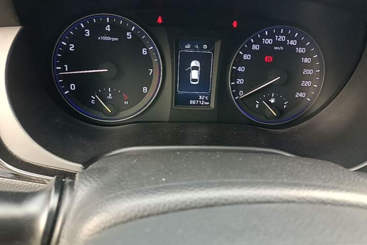 Used Hyundai Mistra 2014 1.8L Manual Comfort GL Model Odometer Close Up