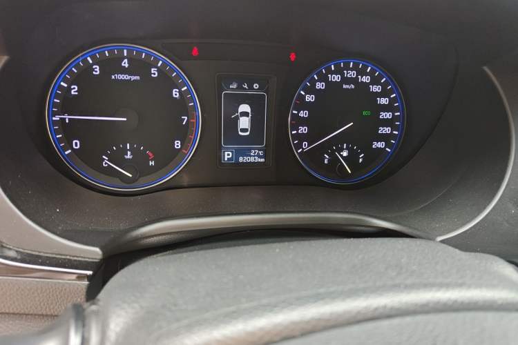 Used Hyundai Mistra 2014 1.8L Automatic Smart GLS Odometer Close Up