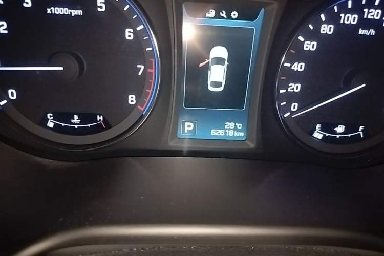 Used Hyundai Mistra 2014 1.8L Automatic Deluxe DLX Model Odometer Close Up