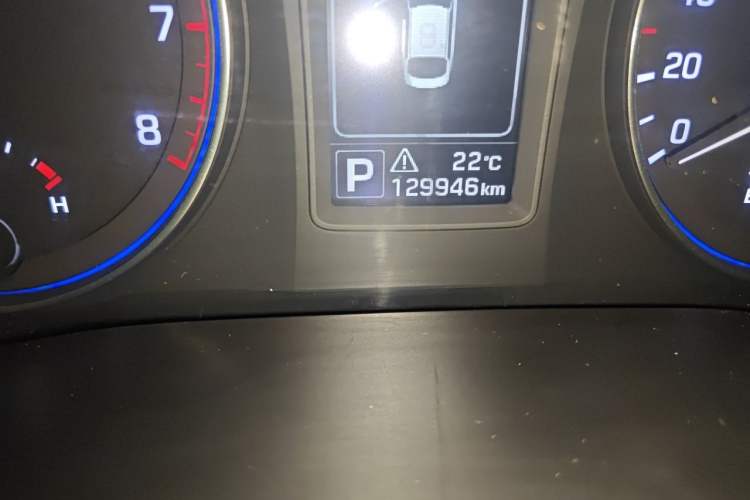 Used Hyundai Mistra 2014 1.8L Automatic Smart GLS Odometer Close Up