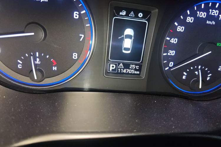 Used Hyundai Mistra 2014 1.8L Automatic Smart GLS Odometer Close Up