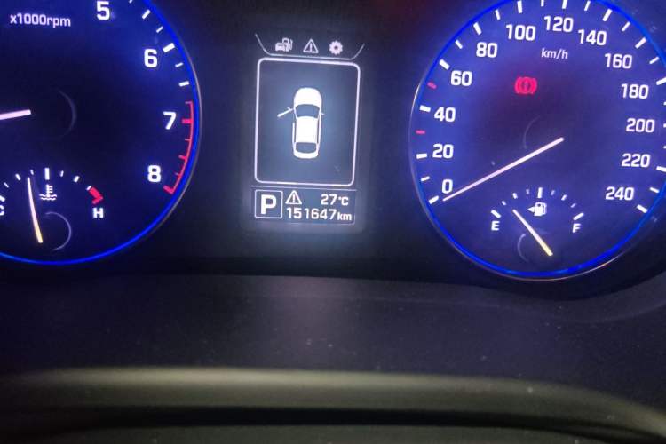 Used Hyundai Mistra 2014 1.8L Automatic Smart GLS Odometer Close Up