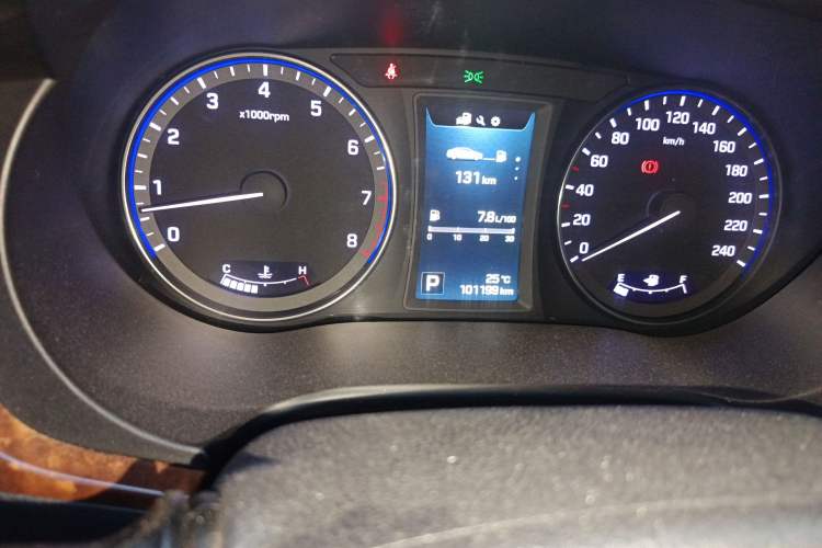 Used Hyundai Mistra 2014 1.8L Automatic Deluxe DLX Model Odometer Close Up