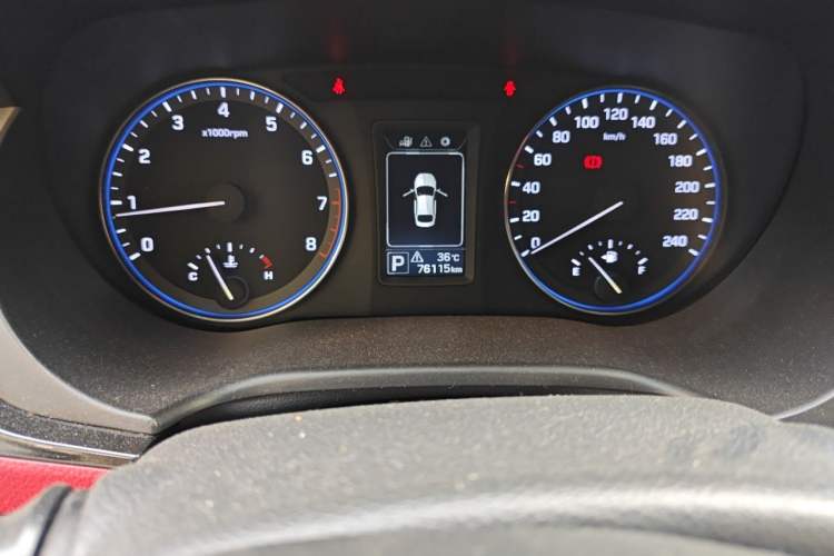 Used Hyundai Mistra 2014 1.8L Automatic Smart GLS Odometer Close Up