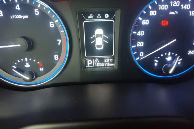 Used Hyundai Mistra 2014 1.8L Automatic Smart GLS Odometer Close Up