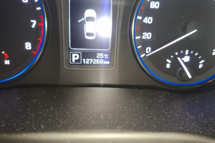 Used Hyundai Mistra 2014 1.8L Automatic Smart GLS Odometer Close Up