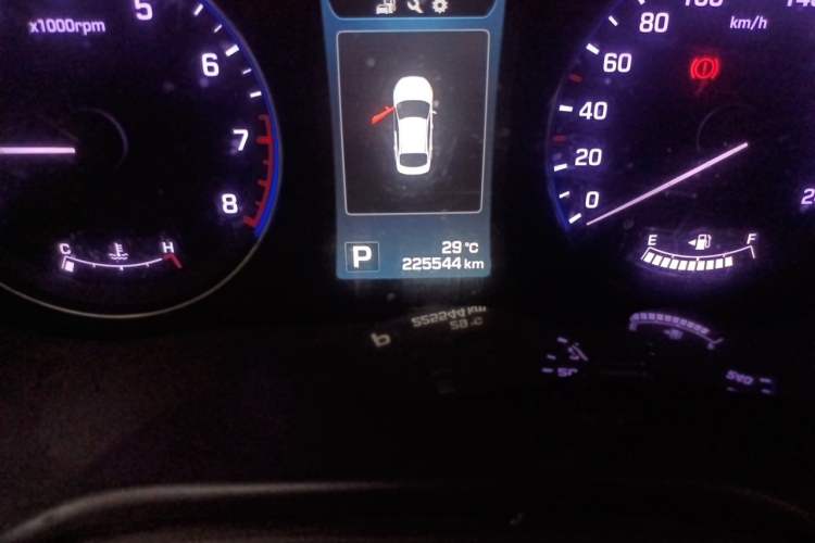 Used Hyundai Mistra 2014 1.8L Automatic Deluxe DLX Model Odometer Close Up