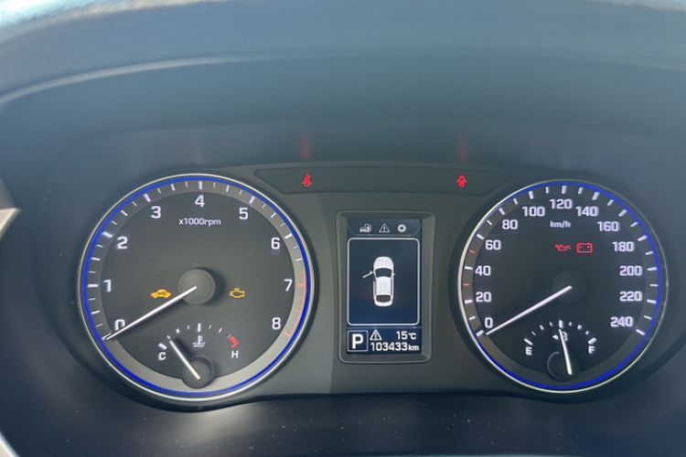 Used Hyundai Mistra 2014 1.8L Automatic Smart GLS Odometer Close Up