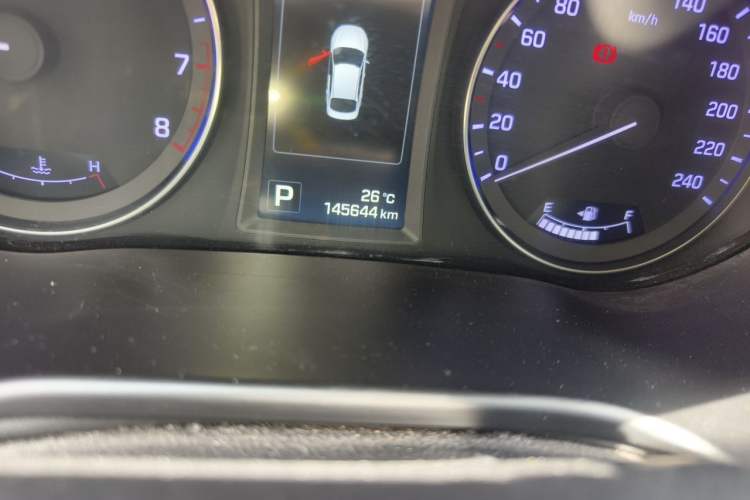 Used Hyundai Mistra 2014 1.8L Automatic Deluxe DLX Model Odometer Close Up