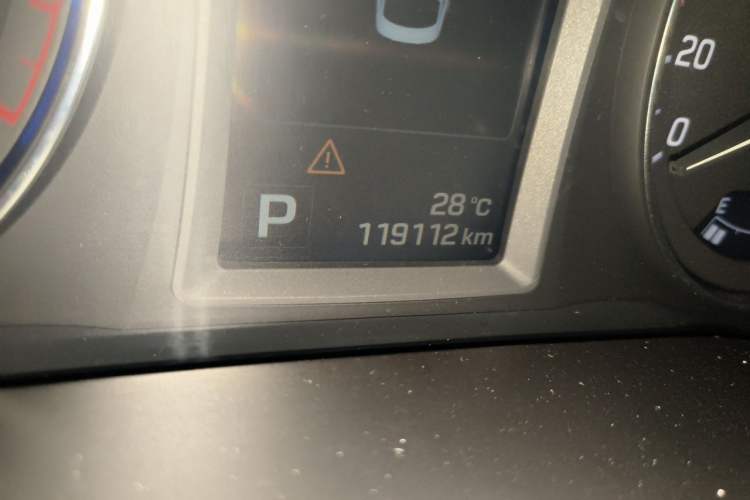 Used Hyundai Mistra 2014 1.8L Automatic Deluxe DLX Model Odometer Close Up
