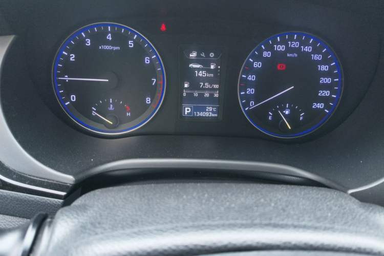 Used Hyundai Mistra 2014 1.8L Automatic Smart GLS Odometer Close Up
