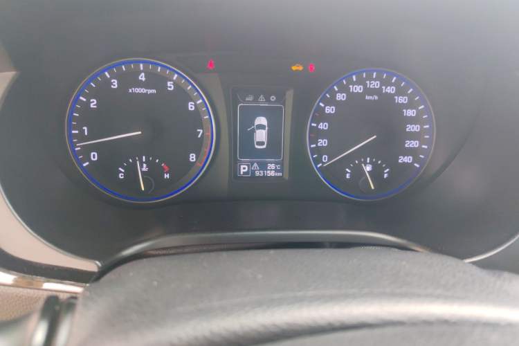 Used Hyundai Mistra 2014 1.8L Automatic Smart GLS Odometer Close Up