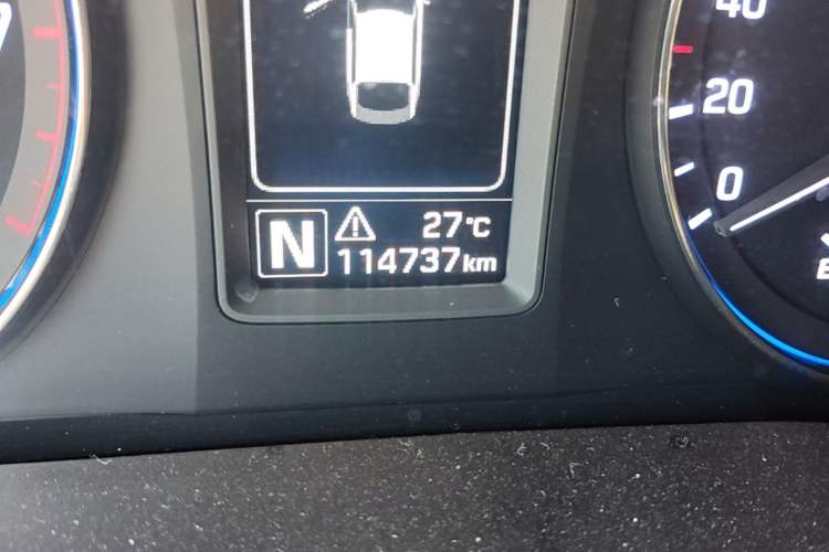 Used Hyundai Mistra 2014 1.8L Automatic Smart GLS Odometer Close Up