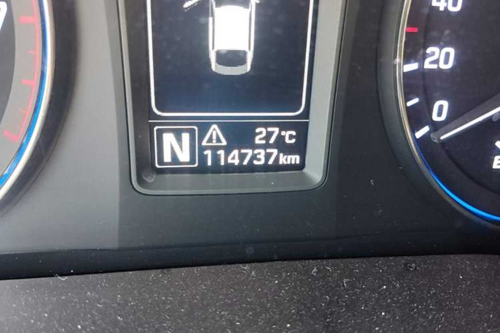 Used Hyundai Mistra 2014 1.8L Automatic Smart GLS Odometer Close Up