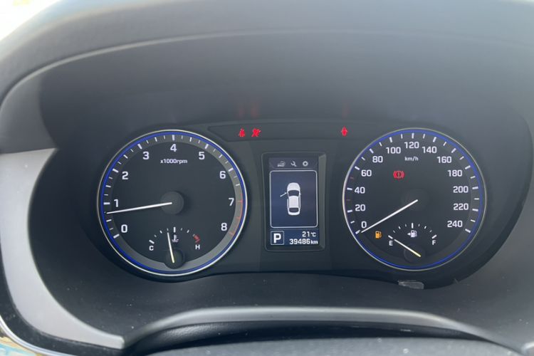 Used Hyundai Mistra 2014 1.8L Automatic Smart GLS Odometer Close Up