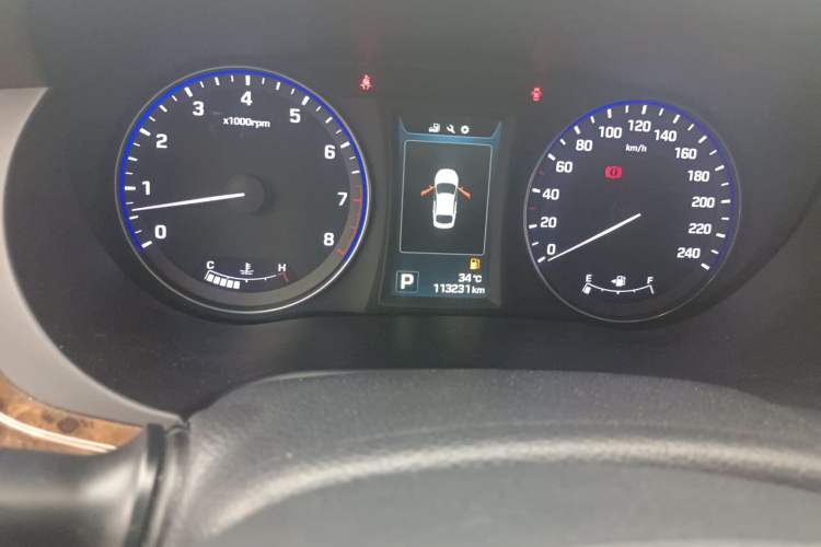 Used Hyundai Mistra 2014 1.8L Automatic Deluxe DLX Model Odometer Close Up