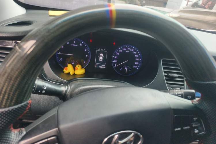 Used Hyundai Mistra 2014 1.8L Automatic Smart GLS Odometer Close Up