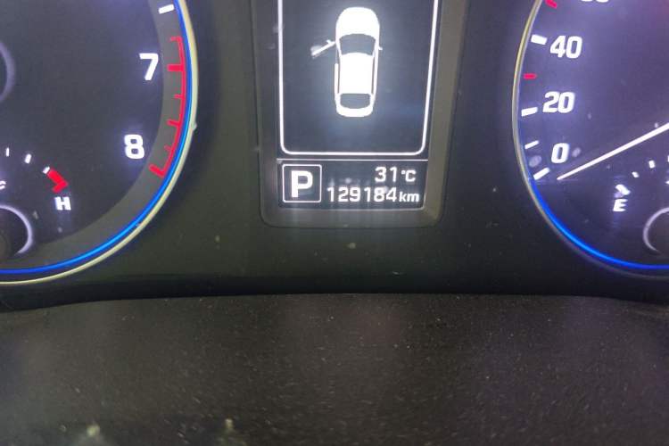 Used Hyundai Mistra 2014 1.8L Automatic Smart GLS Odometer Close Up
