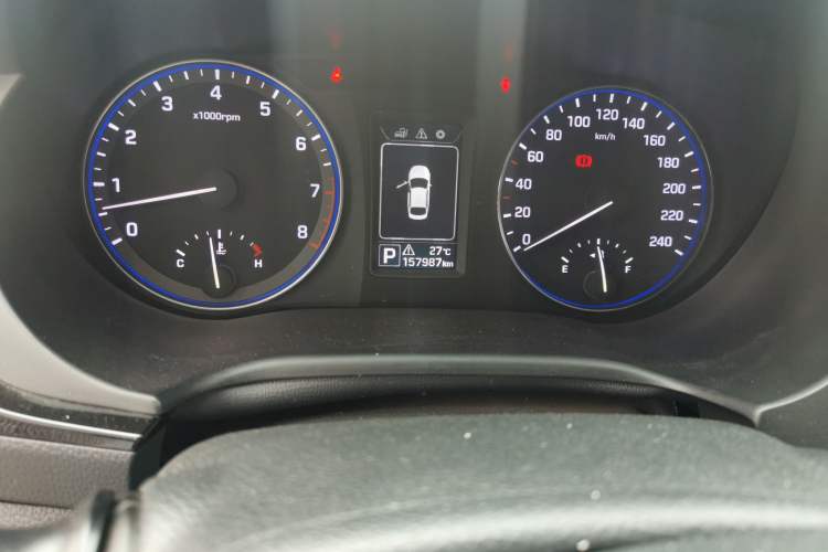 Used Hyundai Mistra 2014 1.8L Automatic Smart GLS Odometer Close Up
