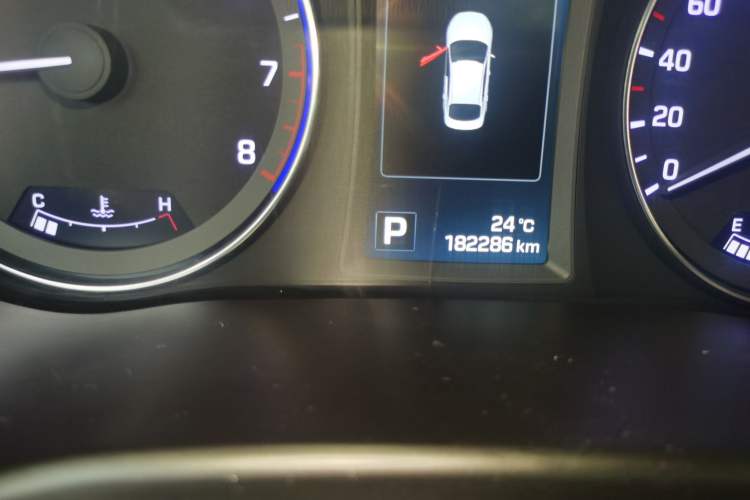 Used Hyundai Mistra 2014 1.8L Automatic Deluxe DLX Model Odometer Close Up