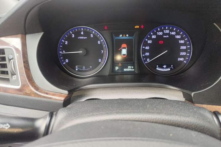 Used Hyundai Mistra 2014 1.8L Automatic Deluxe DLX Model Odometer Close Up