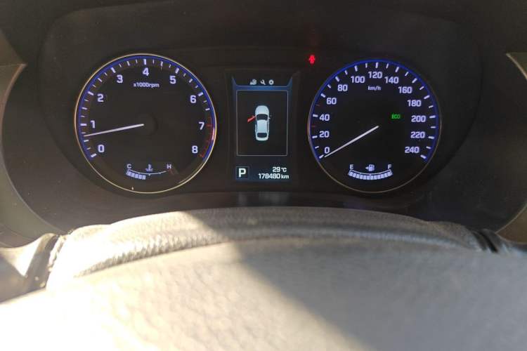 Used Hyundai Mistra 2014 1.8L Automatic Deluxe DLX Model Odometer Close Up