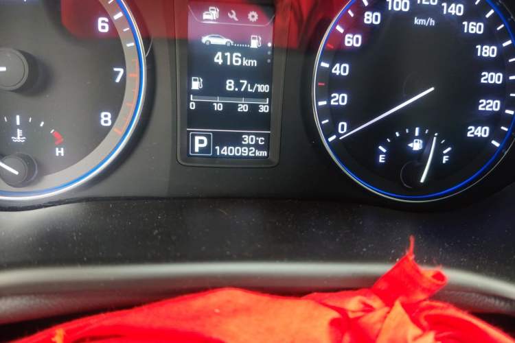 Used Hyundai Mistra 2014 1.8L Automatic Smart GLS Odometer Close Up