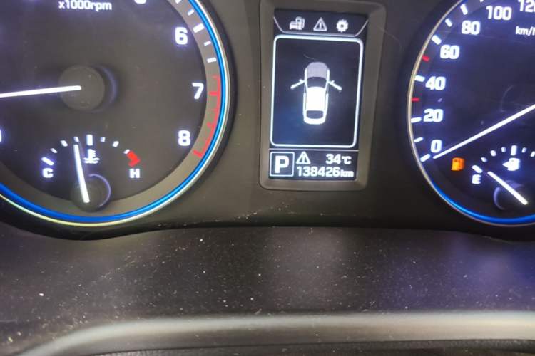 Used Hyundai Mistra 2014 1.8L Automatic Smart GLS Odometer Close Up