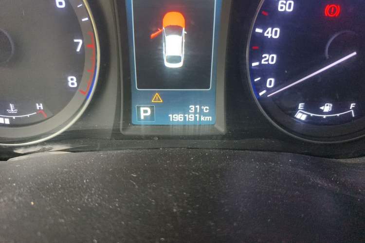 Used Hyundai Mistra 2014 1.8L Automatic Deluxe DLX Model Odometer Close Up