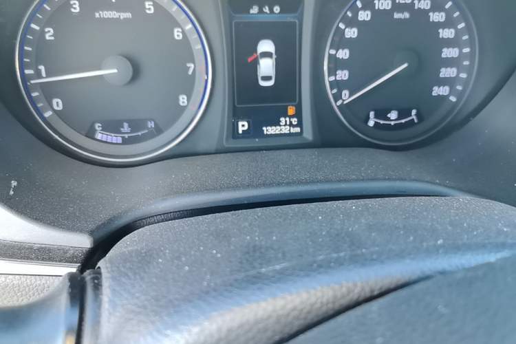 Used Hyundai Mistra 2014 1.8L Automatic Deluxe DLX Model Odometer Close Up