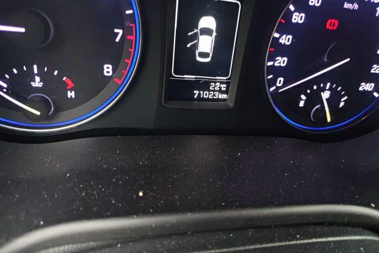 Used Hyundai Mistra 2014 1.8L Manual Comfort GL Model Odometer Close Up