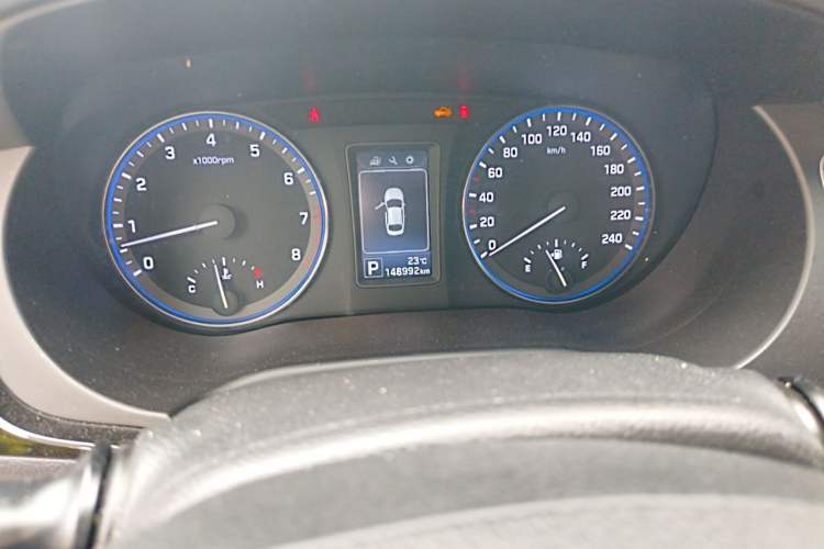 Used Hyundai Mistra 2014 1.8L Automatic Smart GLS Odometer Close Up