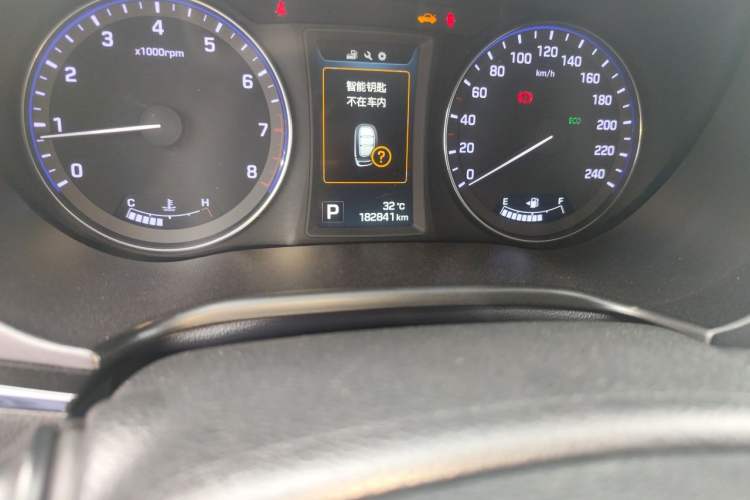 Used Hyundai Mistra 2014 1.8L Automatic Deluxe DLX Model Odometer Close Up