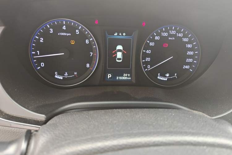 Used Hyundai Mistra 2014 1.8L Automatic Deluxe DLX Model Odometer Close Up