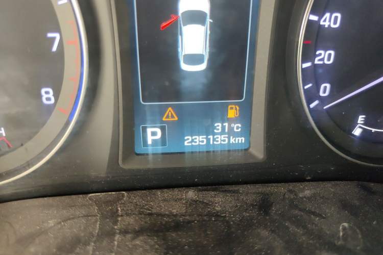 Used Hyundai Mistra 2014 1.8L Automatic Deluxe DLX Model Odometer Close Up