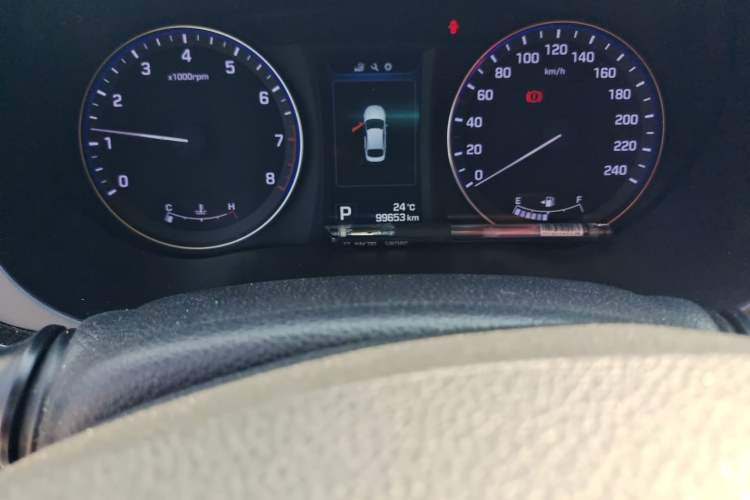 Used Hyundai Mistra 2014 1.8L Automatic Deluxe DLX Model Odometer Close Up