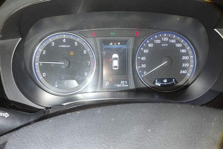 Used Hyundai Mistra 2014 1.8L Automatic Deluxe DLX Model Odometer Close Up