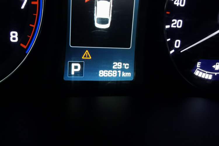 Used Hyundai Mistra 2014 1.8L Automatic Deluxe DLX Model Odometer Close Up