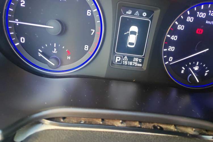 Used Hyundai Mistra 2014 1.8L Automatic Smart GLS Odometer Close Up