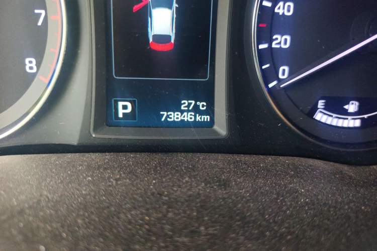 Used Hyundai Mistra 2014 1.8L Automatic Deluxe DLX Model Odometer Close Up