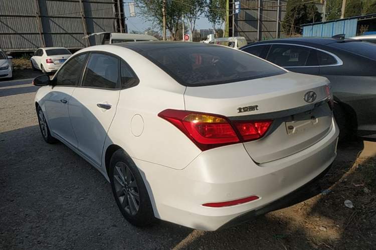 Used Hyundai Mistra 2014 1.8L Automatic Smart GLS Rear Left 45 Deg