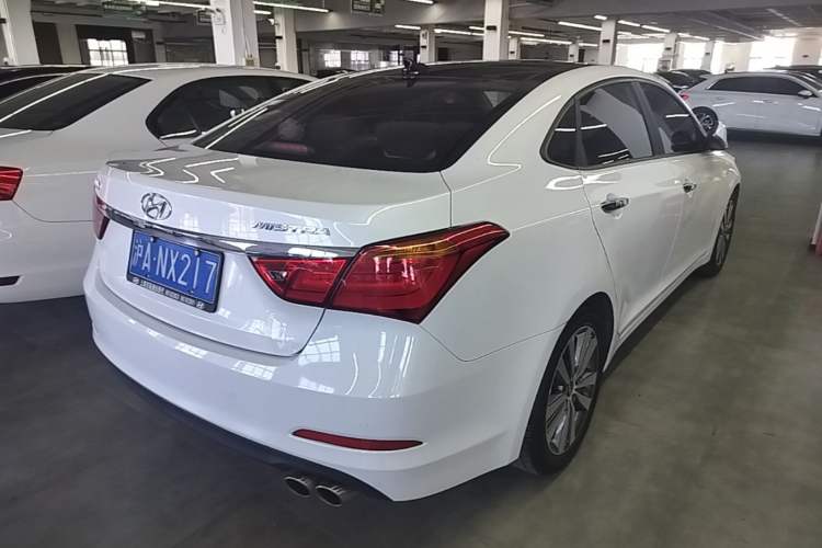 Used Hyundai Mistra 2014 1.8L Automatic Deluxe DLX Model Rear Right 45 Deg