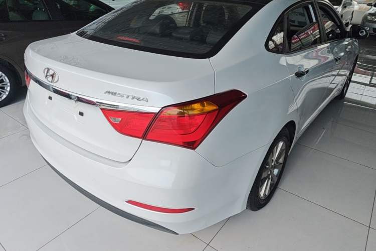 Used Hyundai Mistra 2014 1.8L Automatic Smart GLS Rear Right 45 Deg
