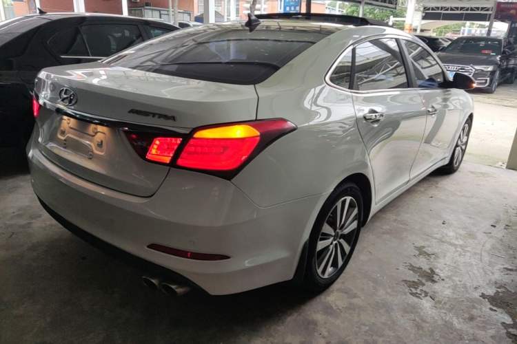 Used Hyundai Mistra 2014 1.8L Automatic Deluxe DLX Model Rear Right 45 Deg
