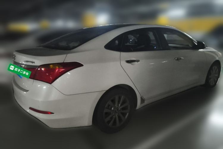 Used Hyundai Mistra 2014 1.8L Automatic Smart GLS Rear Right 45 Deg