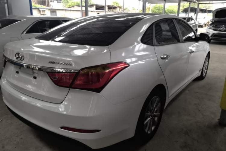 Used Hyundai Mistra 2014 1.8L Automatic Smart GLS Rear Right 45 Deg