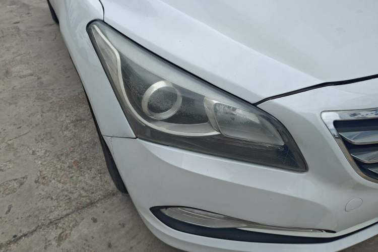 Used Hyundai Mistra 2014 1.8L Automatic Smart GLS Right Front Headlight