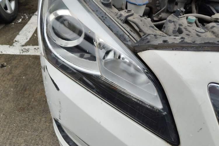 Used Hyundai Mistra 2014 1.8L Automatic Smart GLS Right Front Headlight