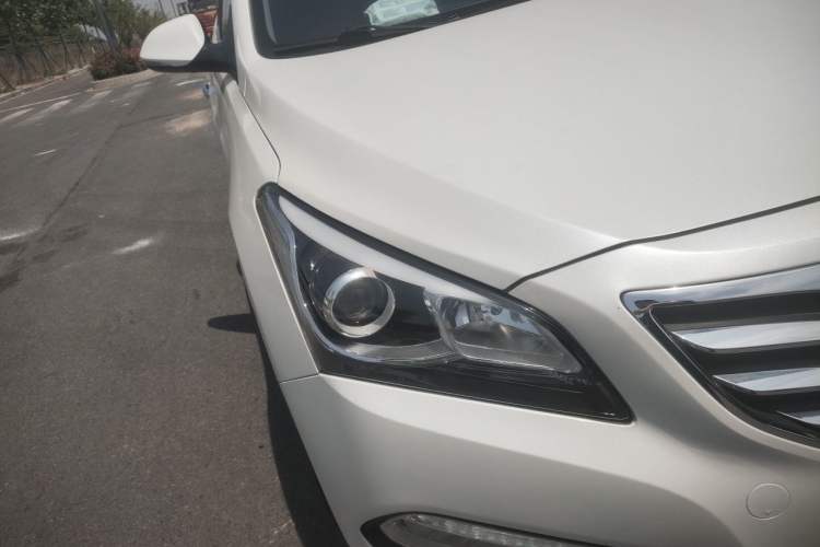 Used Hyundai Mistra 2014 1.8L Automatic Smart GLS Right Front Headlight